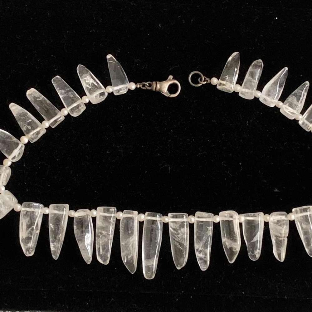 Crystals and pearls necklace